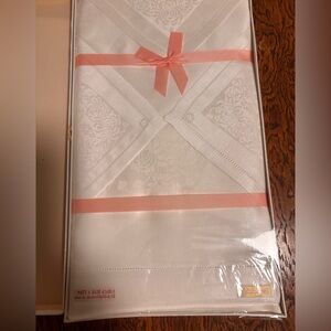 NIB 100% Irish Linen Set Vintage